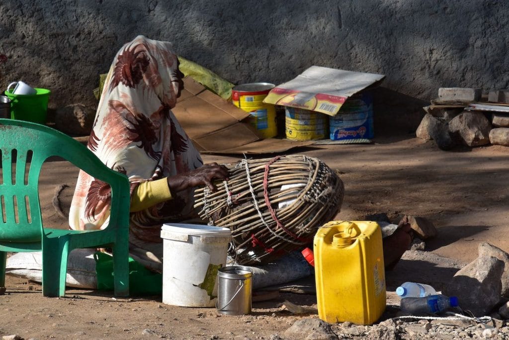 Traditionelles Korbflechten als Handwerk in Somaliland